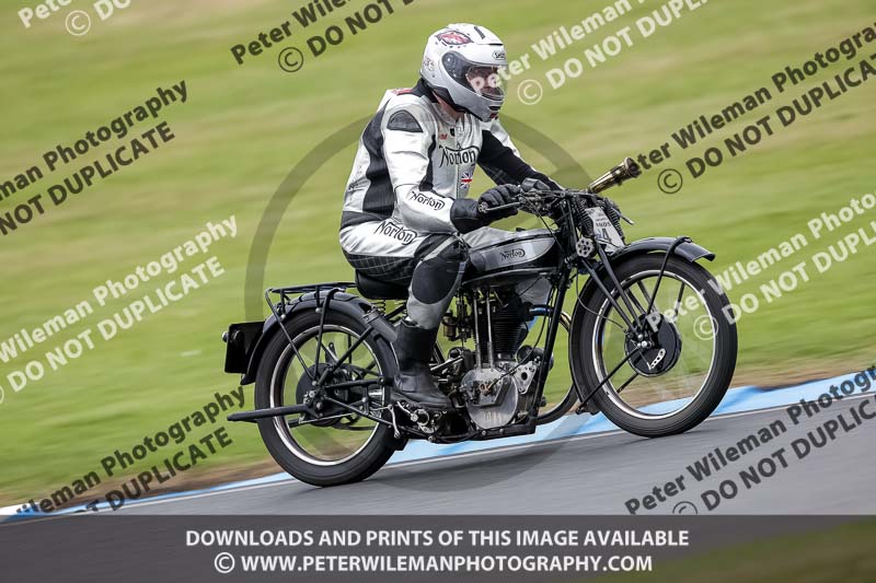 Vintage motorcycle club;eventdigitalimages;mallory park;mallory park trackday photographs;no limits trackdays;peter wileman photography;trackday digital images;trackday photos;vmcc festival 1000 bikes photographs